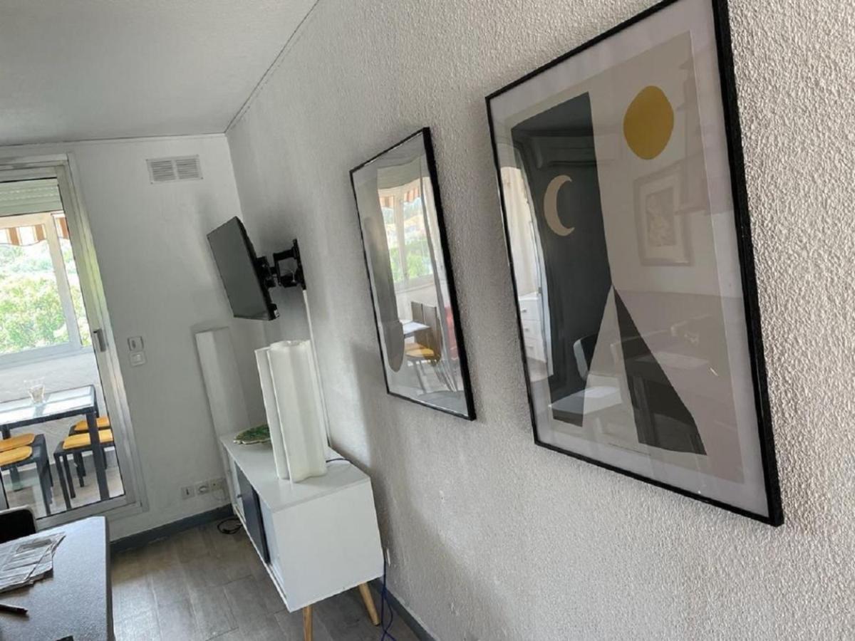 Apartment Entre St-raphael Et St-tropez. Pieds Dans L'eau, A Partir De 600 Euros/semaine. Saint Aygulf