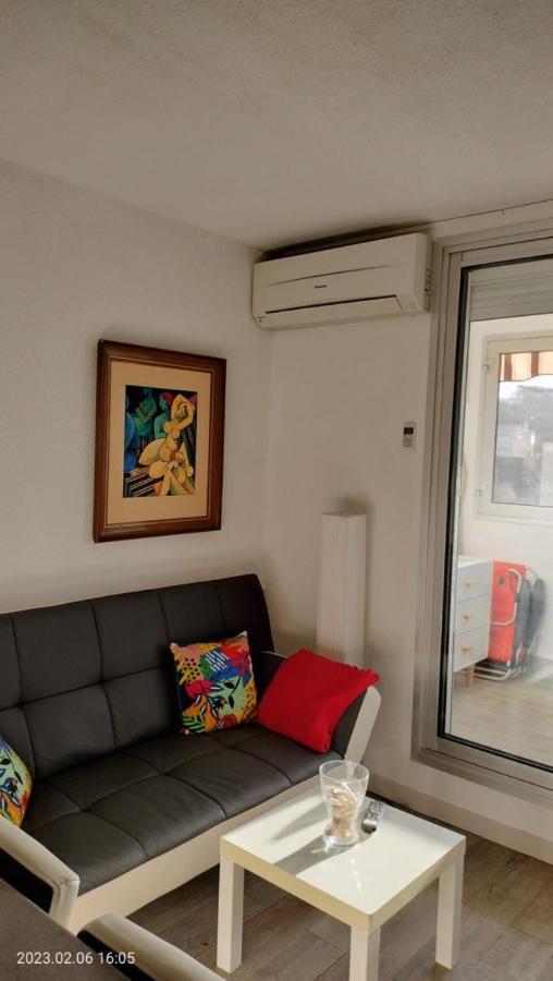 Apartment Entre St-raphael Et St-tropez. Pieds Dans L'eau, A Partir De 600 Euros/semaine.
