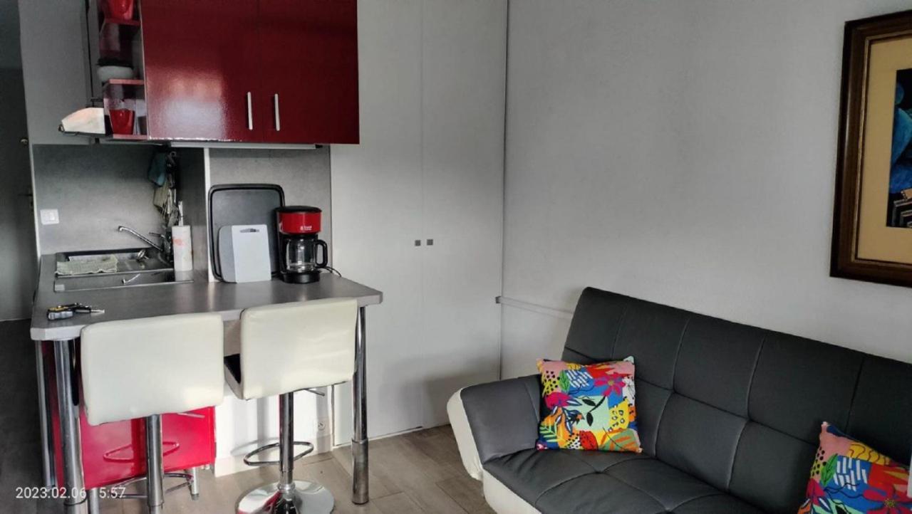 Apartment Entre St-raphael Et St-tropez. Pieds Dans L'eau, A Partir De 600 Euros/semaine.