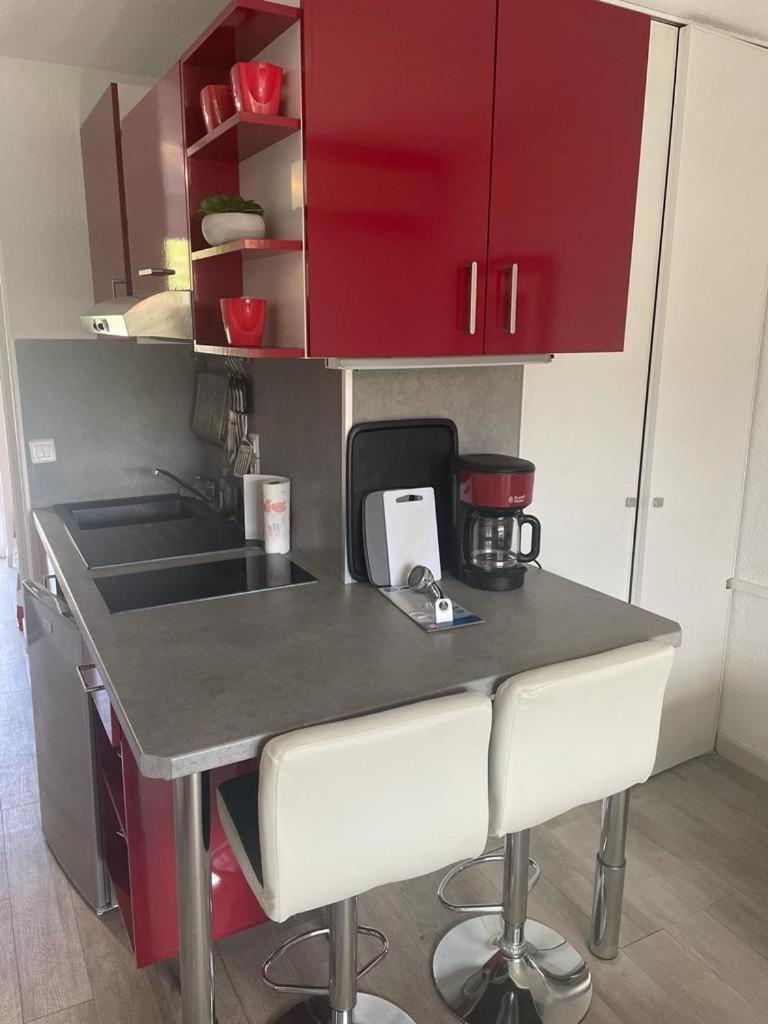Entre St-raphael Et St-tropez. Pieds Dans L'eau, A Partir De 600 Euros/semaine. *
